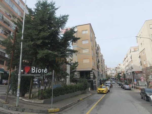 Tirane, shitet apartament 3+1 Kati 5, 163 m² 294.228 € (Komuna E Parisit)