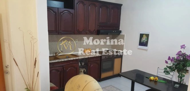 Tirane, jepet me qera apartament 2+1 Kati 4, 95 m² 650 € (Shallvaret)