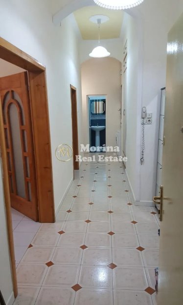 Tirane, jepet me qera apartament 2+1 Kati 4, 95 m² 650 € (Shallvaret)