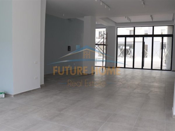 Tirane, jepet me qera ambjent biznesi Kati 0, 160 m² 1.000 € (Rruga Ndre Mjeda)