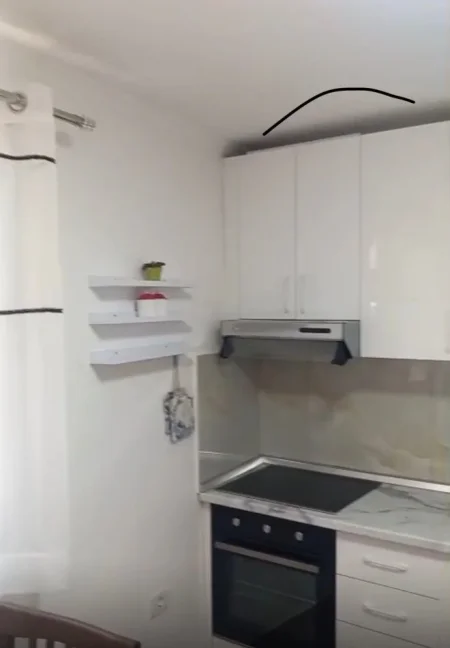 Tirane, jepet me qera apartament 1+1 Kati 1, 70 m² 550 € (RRUGA BARRIKADAVE)