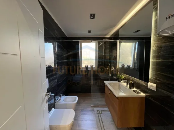 SHITET APARTAMENT 2+1+2 TEK LIQENI I THATE