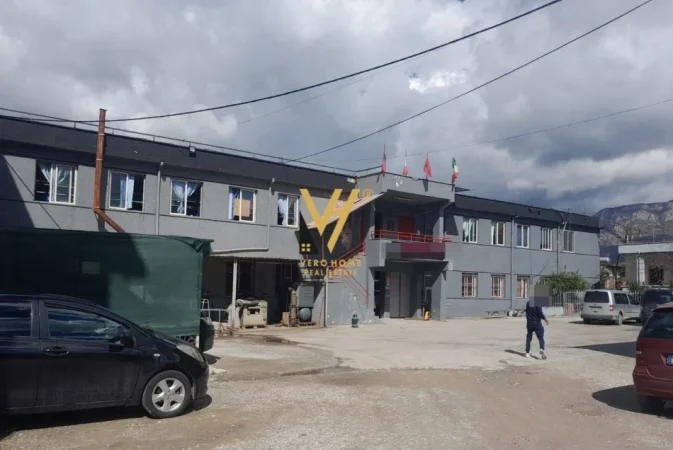 Tirane, shitet ambjent biznesi Kati 0, 1.300 m² 1.500.000 € (ALLIAS)
