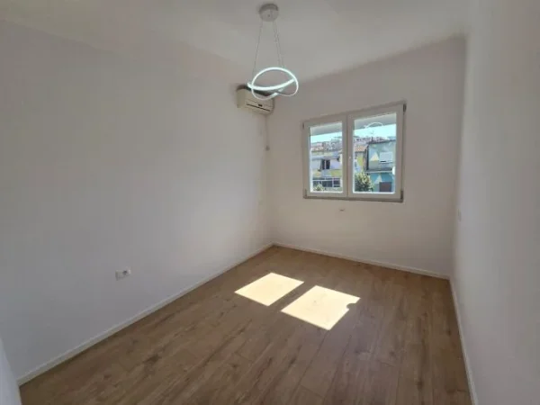 Tirane, shitet apartament 2+1+Aneks+Ballkon Kati 4, 77 m² 145.000 € (rruga bardhyl)