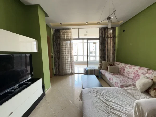 Tirane, jepet me qera 2+1 , 399 € 