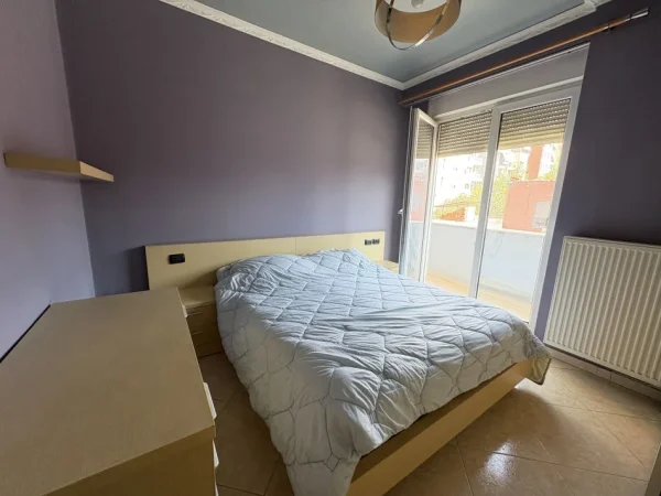 Tirane, jepet me qera 2+1 , 399 € 