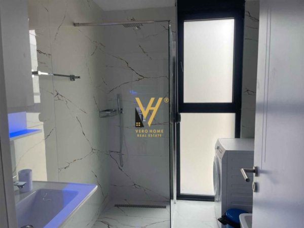 Tirane, jepet me qera apartament 1+1+Ballkon Kati 3, 60 m² 450 € (SELITE)
