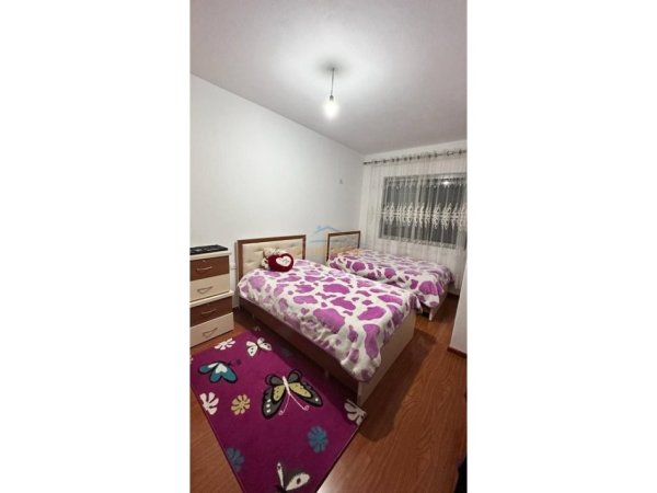 Tirane, jepet me qera apartament 2+1 Kati 5, 110 m² 500 € 