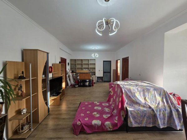 Tirane, shitet apartament 2+1 Kati 8, 95 m² 135.000 € (Rr.5. Maji)