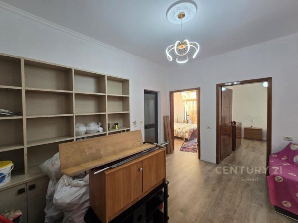 Tirane, shitet apartament 2+1 Kati 8, 95 m² 135.000 € (Rr.5. Maji)
