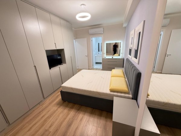 Tirane, jepet me qera apartament 2+1 Kati 4, 121 m² 700 € (Stacioni i trenit)