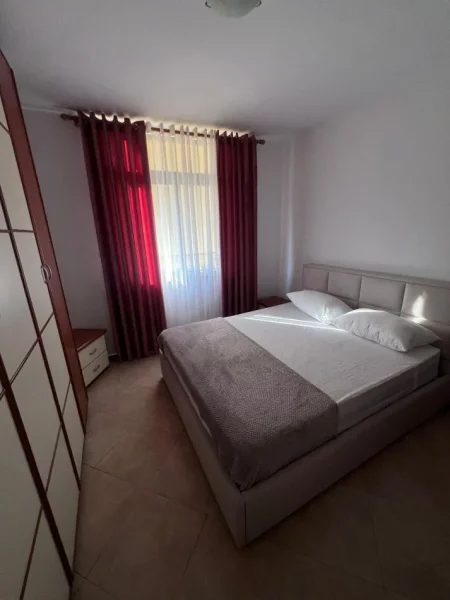 Tirane, jepet me qera apartament 2+1 Kati 8, 78 m² 750 € (QENDER)