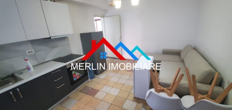 Tirane, jepet me qera apartament 1+1+Ballkon Kati 5, 45 m² 400 € (BRYLI)