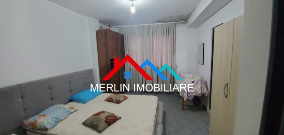 Tirane, jepet me qera apartament 1+1+Ballkon Kati 5, 45 m² 400 € (BRYLI)