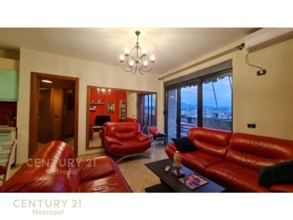 Tirane, jepet me qera apartament 2+1+Aneks+Ballkon Kati 9, 93 m² 800 € (9 -Katshet)