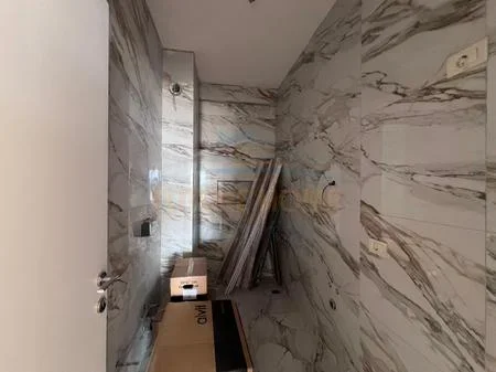 Tirane, shitet apartament 3+1+2+Ballkon Kati 10, 152 m² 334.400 € (Mine Peza Residence)