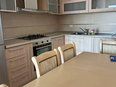Tirane, jepet me qera apartament 2+1 Kati 6, 94 m² 480 € 