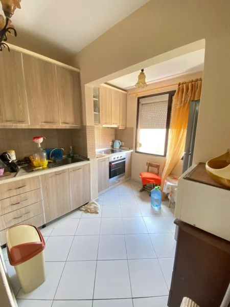 Tirane, jepet me qera apartament 1+1 Kati 3, 58 m² 500 € (Shkolla misto mame)