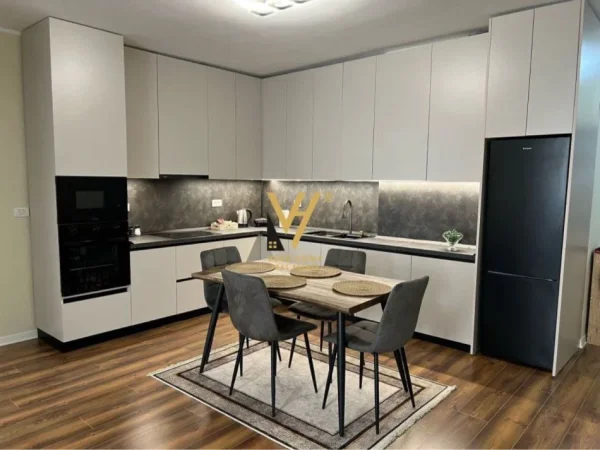 Durres, shitet apartament 2+1+Ballkon Kati 2, 95 m² 200.000 € (STACIONI I TRENIT)