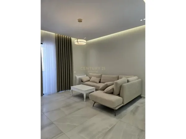 Tirane, jepet me qera apartament 2+1+Aneks+Ballkon , 120 m² 1.100 € (Vasil Shanto)