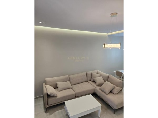 Tirane, jepet me qera apartament 2+1+Aneks+Ballkon , 120 m² 1.100 € (Vasil Shanto)