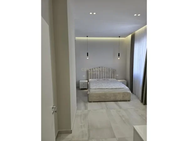 Tirane, jepet me qera apartament 2+1+Aneks+Ballkon , 120 m² 1.100 € (Vasil Shanto)