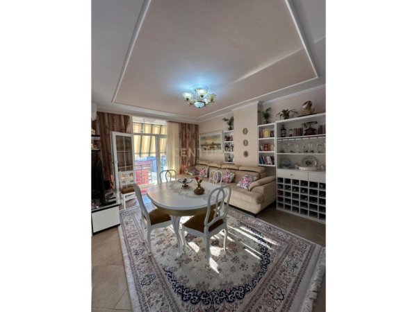 Tirane, shitet apartament 2+1 Kati 2, 130 m² 250.000 € (Tregu Elektrik)