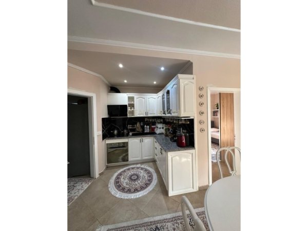 Tirane, shitet apartament 2+1 Kati 2, 130 m² 250.000 € (Tregu Elektrik)