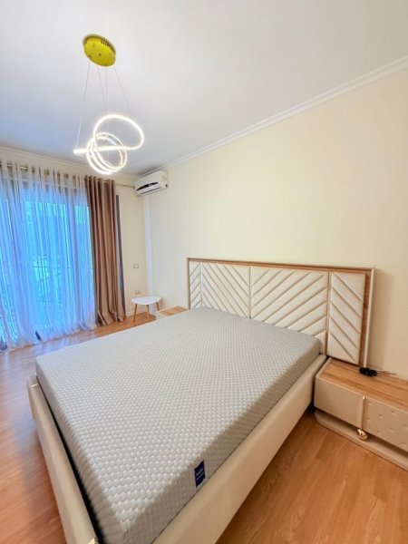 Tirane, jepet me qera apartament 2+1+Ballkon Kati 5, 80 m² 1.200 € (Rruga e Kosovareve)