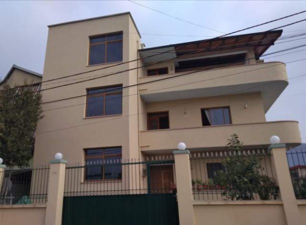 Tirane, shes Vile 4+1+A+BLK Kati 3, 370 m² 1.800 Euro/m2