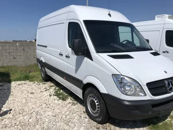 Tirane, shes Furgon Mercedes-Benz Sprinter Viti 2012, 12.000 Euro
