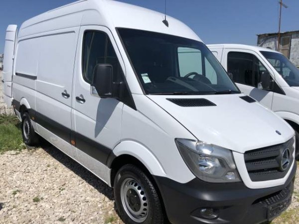 Tirane, shes Furgon Mercedes-Benz Sprinter 313 Viti 2014, 14.500 Euro