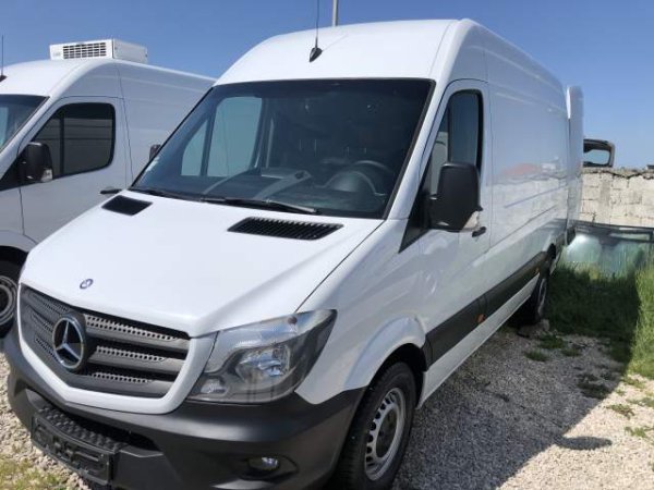 Tirane, shes Furgon Mercedes-Benz Sprinter 313 Viti 2014, 14.500 Euro