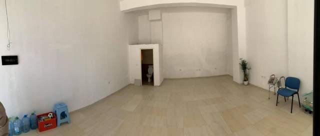 Tirane, shes dyqan Kati 0, 46 m² 60.000 Euro (Yzberisht)