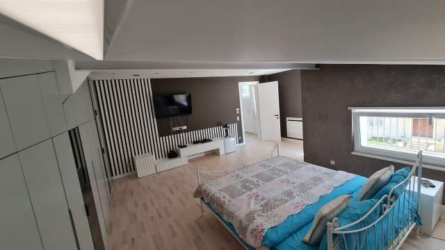 Tirane, shes Vile 465 m² 820.000 Euro (Secret Garden)