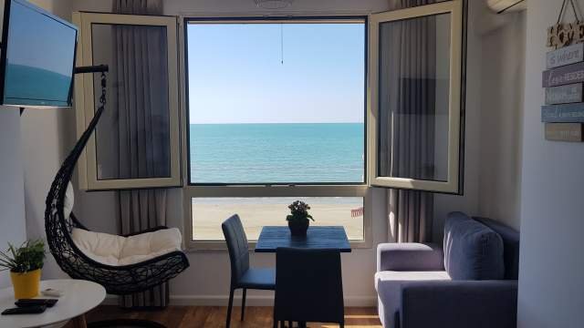 Durres, jap me qera apartament Kati 2, 29 m² 25 Euro (Shkembi Kavajes, midis hotel Bleart dhe Bel Contes)