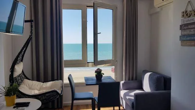 Durres, jap me qera apartament Kati 2, 29 m² 25 Euro (Shkembi Kavajes, midis hotel Bleart dhe Bel Contes)