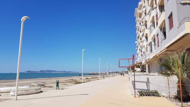 Durres, jap me qera apartament Kati 2, 29 m² 25 Euro (Shkembi Kavajes, midis hotel Bleart dhe Bel Contes)