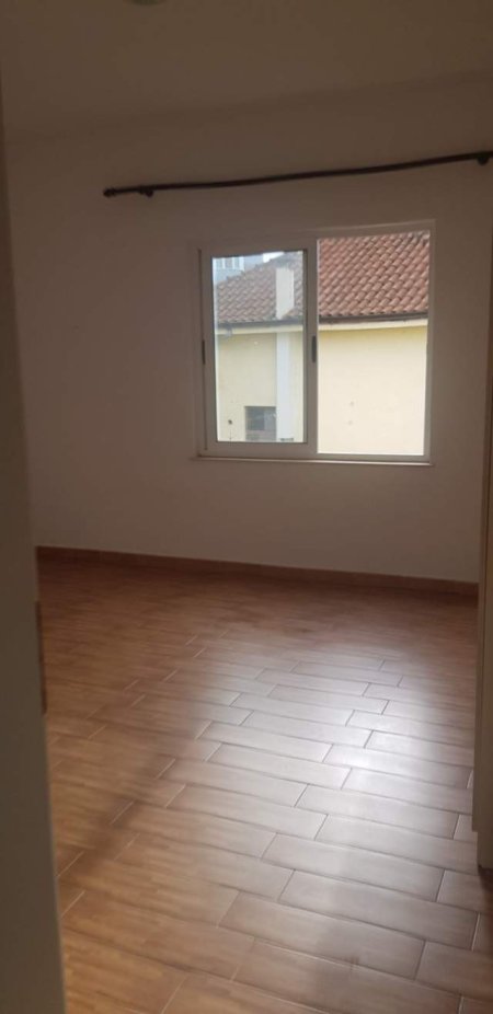 Tirane, shes Vile 3 Katshe 470 m² 550.000 Euro (kodra e priftit) (TRS-0472-2026)