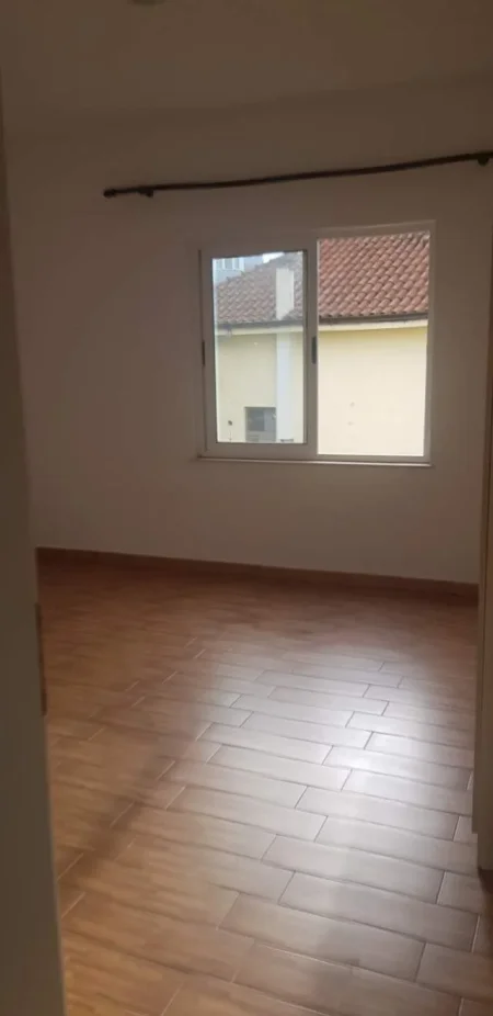Tirane, shes Vile 3 Katshe 470 m² 550.000 Euro (kodra e priftit) (TRS-0472-2026)