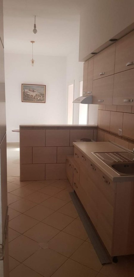 Tirane, shes Vile 3 Katshe 470 m² 550.000 Euro (kodra e priftit) (TRS-0472-2026)