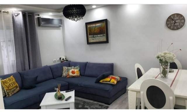 Tirane, shitet apartament 2+1 kati 5, 85.000 Euro (prane Shkolles se Baletit