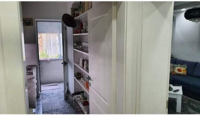 Tirane, shitet apartament 2+1 kati 5, 85.000 Euro (prane Shkolles se Baletit