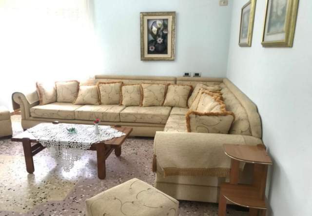 Tirane, jepet me qera apartament 178 m² 390 Euro