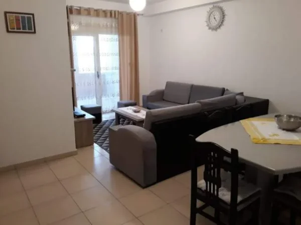 Durres, jap me qera apartament 2+1+BLK Kati 4, 110 m² 20 Euro (Rruga pavaresia)