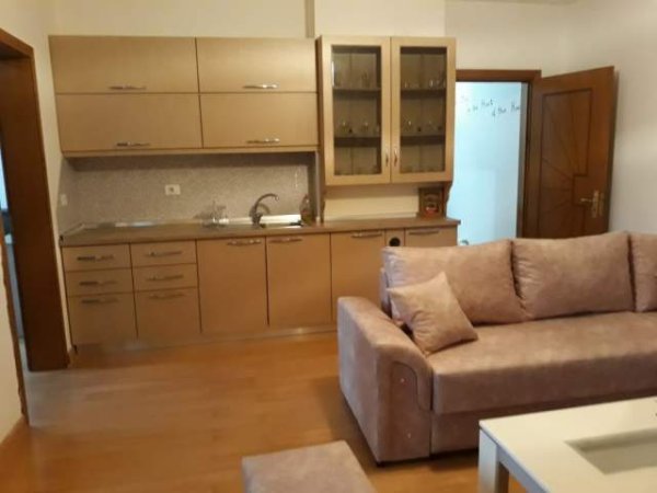 Durres, jap me qera apartament 1+1+BLK Kati 1, 60 m² 20 Euro (Rruga pavaresia, l.13. Plepa Durres)