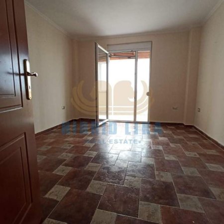 Kavaje, shes apartament duplex Kati 5, 187 m² 110.000 Euro (Mali i Robit)