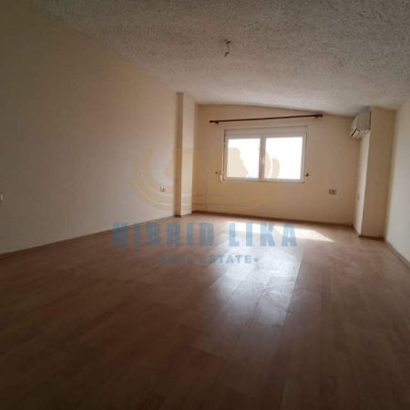 Kavaje, shes apartament duplex Kati 5, 187 m² 110.000 Euro (Mali i Robit)