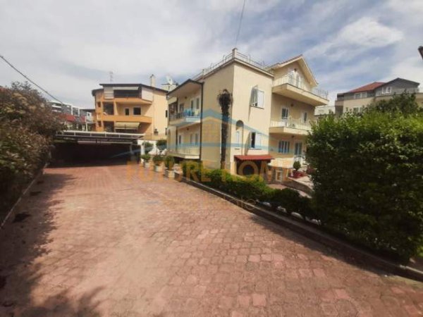 Tirane, jap me qera Vile 4+1+A+BLK Kati 0, 400 m² 2.100 Euro (Blloku I Vilave Selitë)