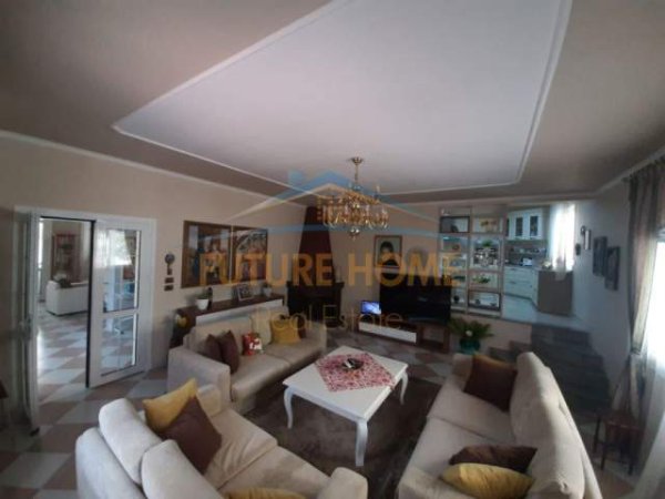 Tirane, jap me qera Vile 4+1+A+BLK Kati 0, 400 m² 2.100 Euro (Blloku I Vilave Selitë)